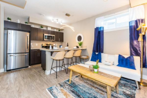 Queen Bed * Netflix * WiFi * Long or Short Stays Edmonton